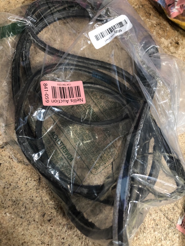 Photo 1 of 1/2 x 146'' Lawn Mower Belt M154621 Kevlar Lawn Mower Belt for John Deere X300 X304 X310 Z245 with 48 inch Mower Deck (M154621)