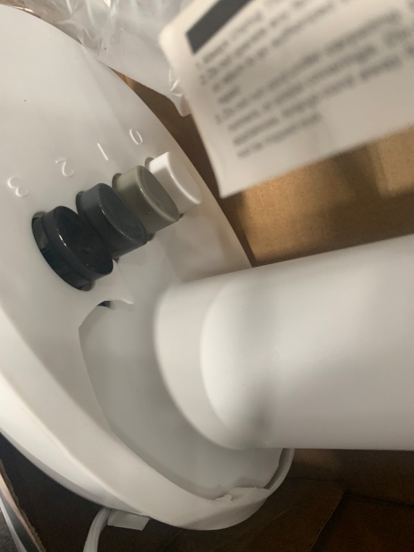 Photo 1 of (USED/FAIR) (ASSEMBLY REQUIRED) LOMI 12" Oscillating Table Fan

