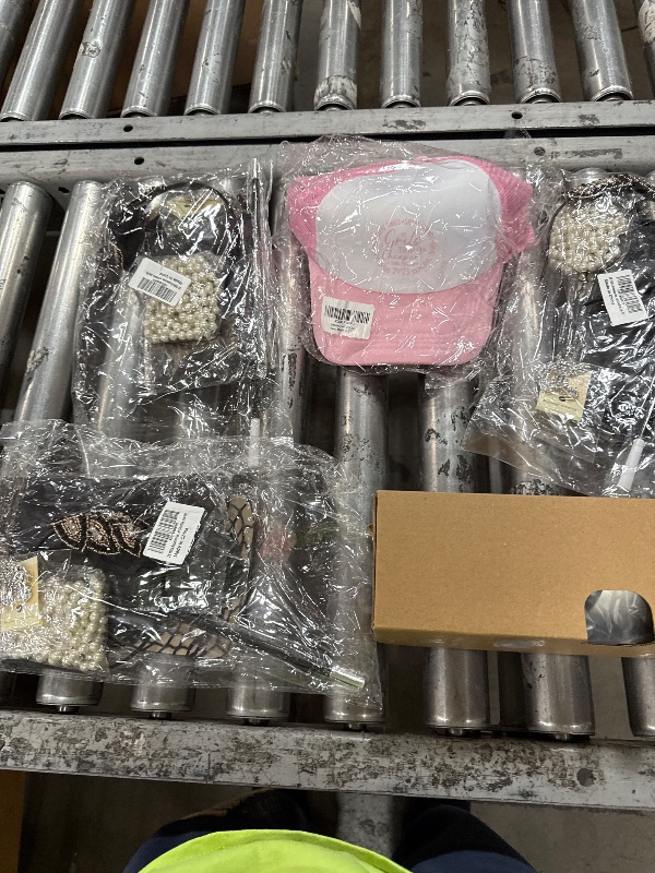 Photo 1 of ** SOLD AS IS BUNDLE OF MISCELLANEOUS AND SORTED GOODS **