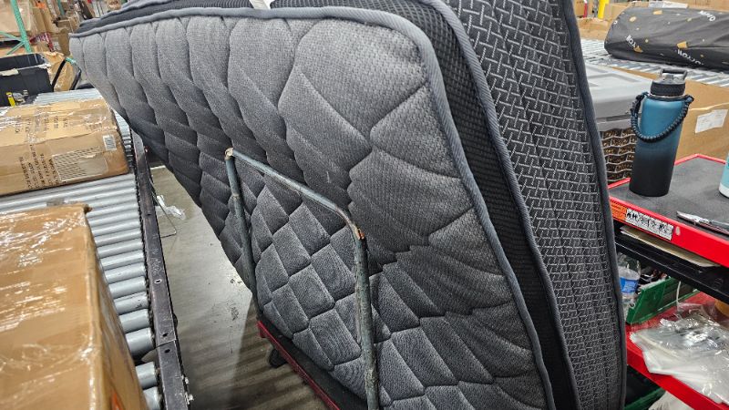 Photo 1 of ***TRUCK/TRAILOR PICK-UP ONLY*** DAJIYUHC QUEEN Mattress