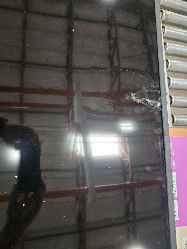 Photo 1 of ** Broken screen, final sale ** LG 43UA7700P 43 inch Class UA77 Series LED AI 4K Smart webOS TV (2025)