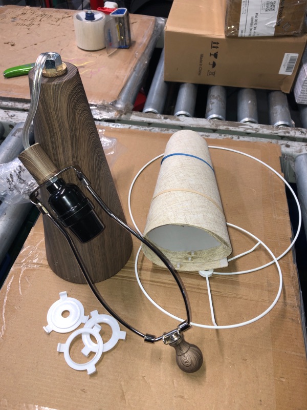 Photo 1 of ***ITEM IS SCRATCHED & DAMAGED***(READ NOTES)
EDISHINE 21.85" Farmhouse Table Lamp, Rustic Bedside Lamp, Water Transfer Walnut Wood Grain Metal Base, Beige Linen Shade, Minimalist Nightstand Light for Living Room, Bedroom, Office, E26 Base