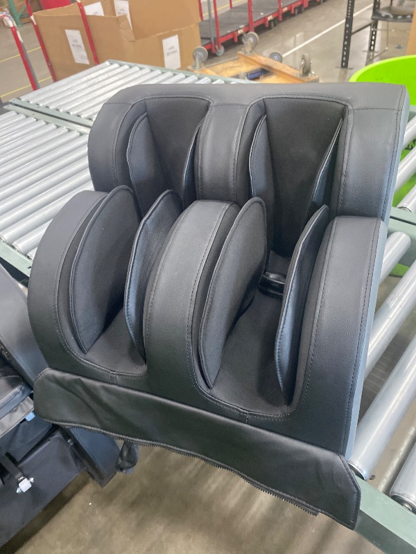 Photo 1 of ** SEE NOTES **
MEROUS 4D Zero Gravity Massage Chair Recliner, SL-Track Shiatsu Massage Chair Full Body with Voice Control,Body Scan,Waist Heating,Bluetooth,Foot Rollers,32 Airbags&Extended Footrest (Gray)