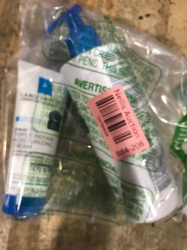 Photo 2 of La Roche-Posay Lipikar Daily Repair Moisturizing Lotion Full Size & Travel Size Skin Care Set, Body Lotion for Dry Skin & Eczema, With Niacinamide & Shea Butter for All Day Hydration, Gift Set