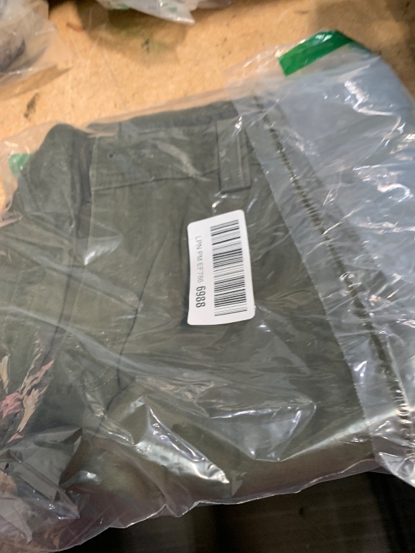 Photo 1 of Amazon Essentials Men's 10" Classic-Fit Cargo Short (Available in Big & Tall), Dark Olive, 34