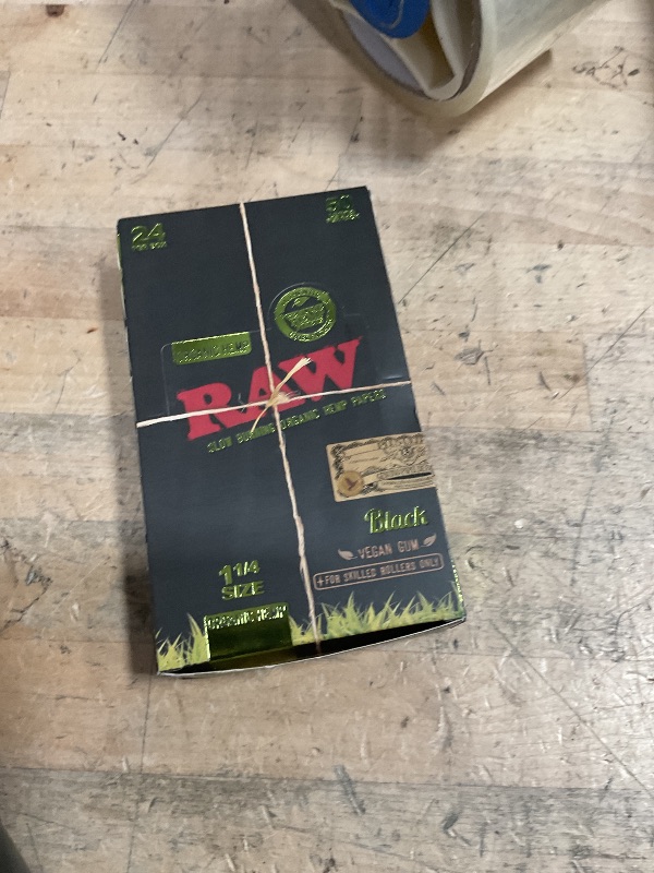 Photo 1 of 1 box - RAW Black Organic size 1 1/4 (78mm) rolling paper - 1200 papers