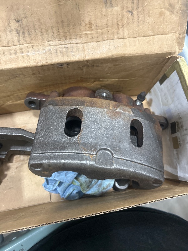 Photo 1 of **MISSING HARDWARE**
ACDelco Professional 18FR2660 Disc Brake Caliper Assembly (Friction Ready Non-Coated), Remanufactured (Renewed)