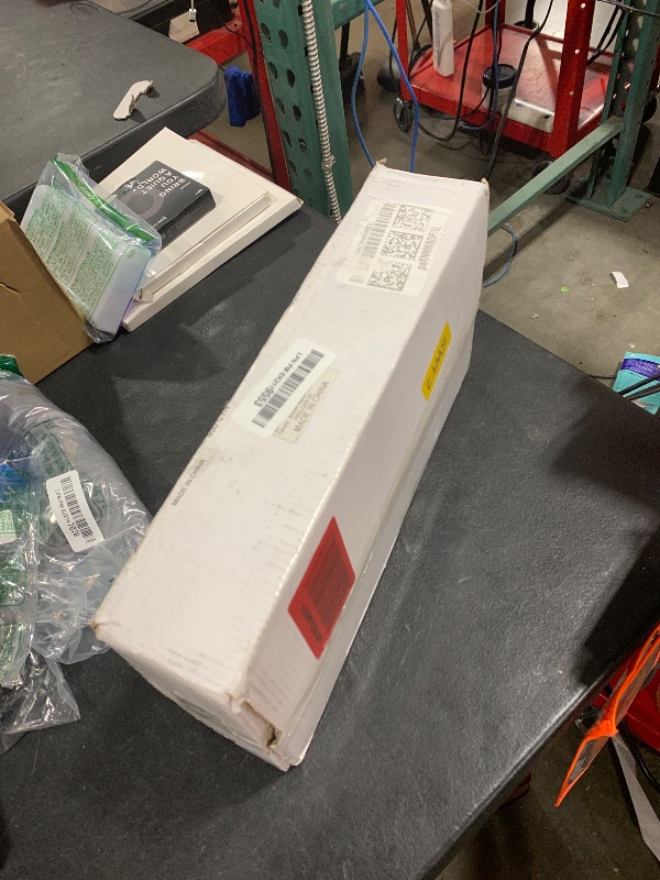 Photo 1 of 10-Pack Carrara White Marble Pencil Liner Tile Trim, 3/4''x12 Honed Natural Stone Bullnose Tile Edge Trim Molding for Kitchen Bathroom Shower Backsplash Wall