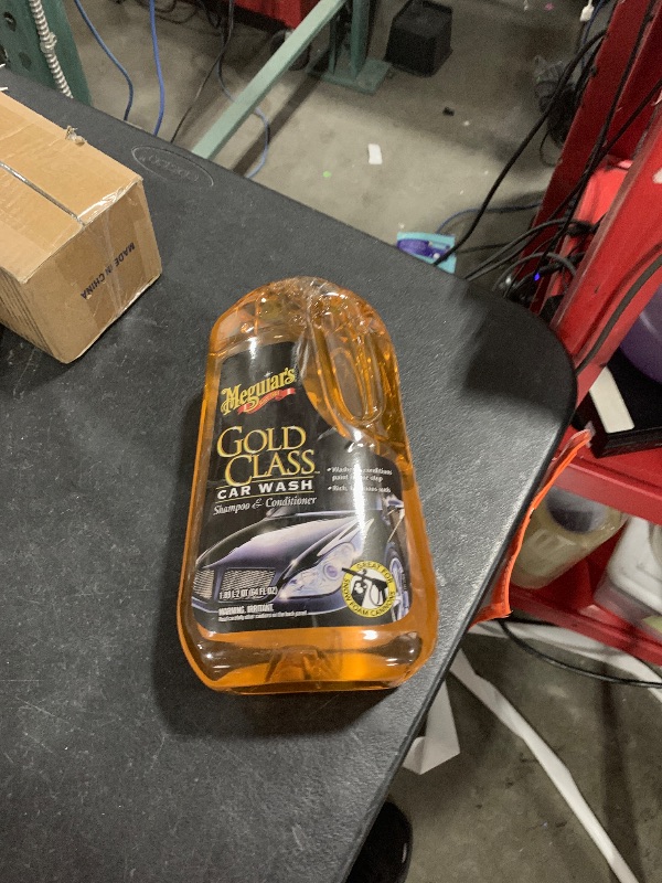 Photo 1 of Meguiar's Gold Class Car Wash - Get Professional Results in a Foam Cannon or as a Bucket Wash - Get a Clean and Glossy Finish That's Safe for All Paint Types - 64 Oz