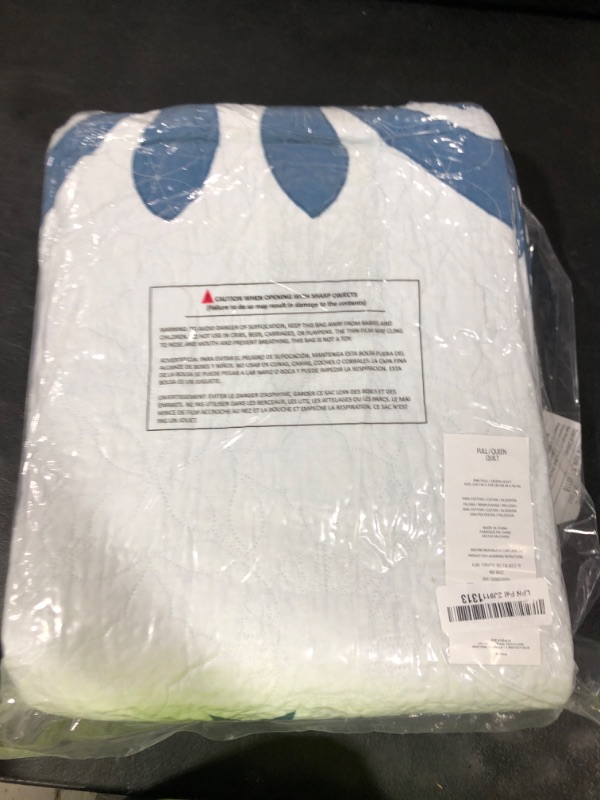 Photo 1 of Tommy Bahama - Queen Quilt, Soft Cotton Bedding, Coastal Bedding Set, Oeko-Tex Certified (Aloha Pineapple Blue, Queen)