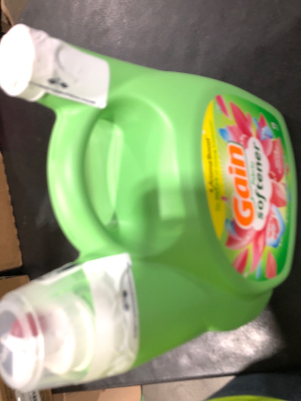 Photo 1 of Gain Fabric Softener, Spring Daydream, 140 fl oz, 190 Loads