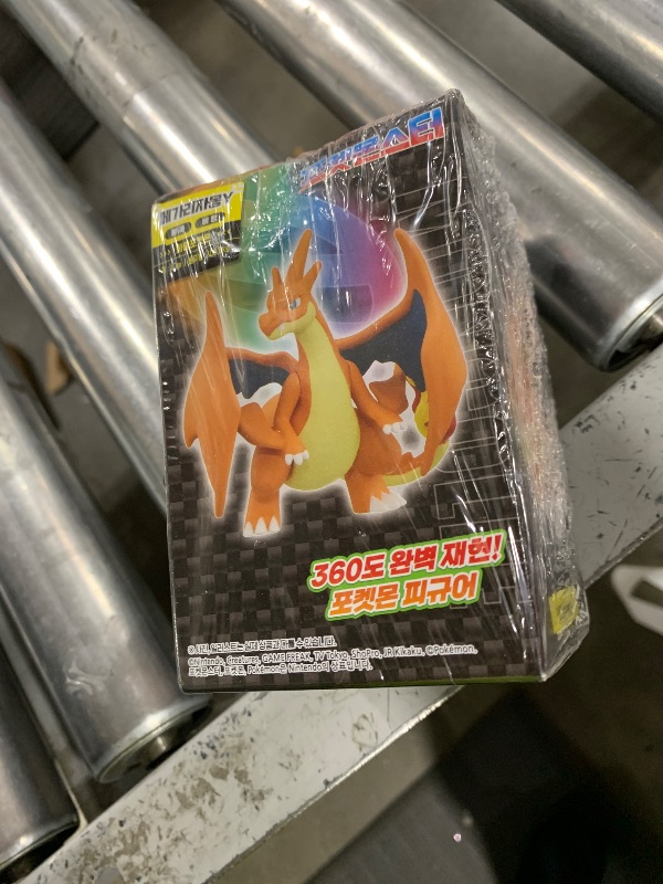 Photo 1 of Pokemon Monster Colle Mega Charizard Y 2 inches