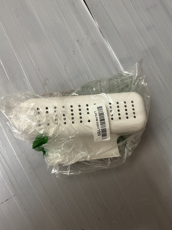 Photo 1 of Sink Drain Strainer Basket Kitchen Sink Strainer Sink Food Catcher Kitchen Food Residue Waste Leftovers Strainer Over Sink Triangle Swan Cactus Suction Cup Corner Sink Strainer