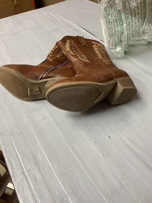 Photo 1 of LAURMOSA Cowgirl Boots Brown Mid Calf Classic Girls Western Boots Pointed Toe Zipper Toddler Cowboy Boots Horse Riding Equestrian Boots Party for Toddler Little Big Kids(L1029PBrown 3)