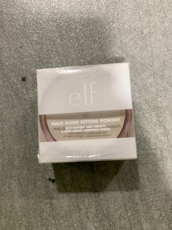 Photo 1 of e.l.f. Halo Glow Soft Focus Setting Powder, Silky Setting Powder For Creating Soft Glow Without Shine, Smooths Pores & Lines, Light