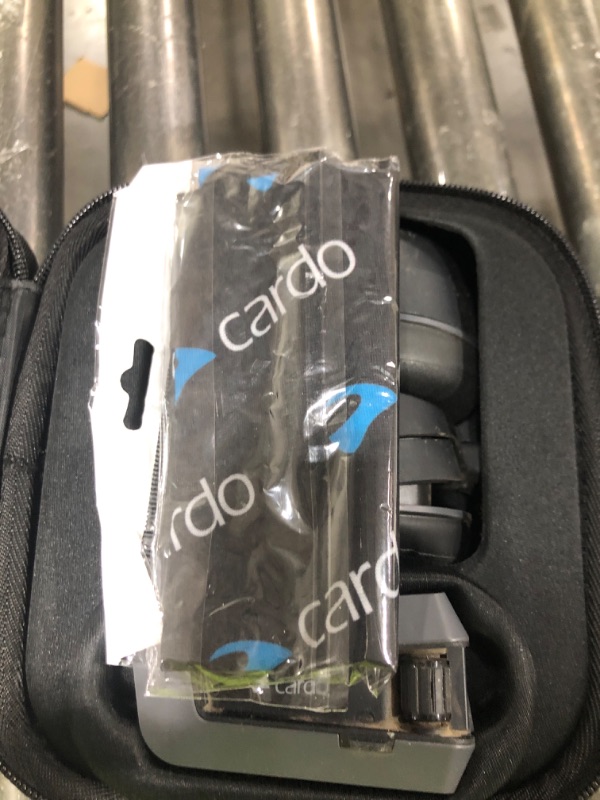 Photo 1 of CARDO PACKTALK 
EDGEPHONES