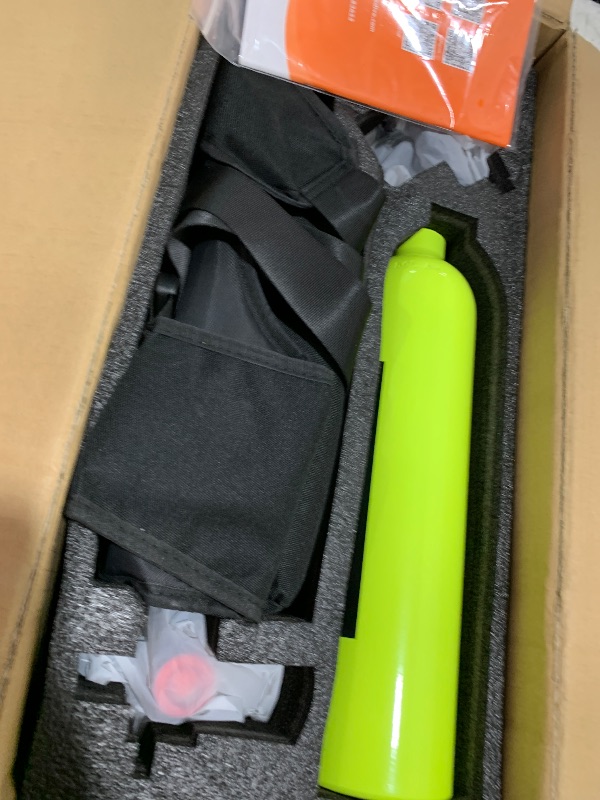 Photo 1 of Scuba Tank 1L Mini Scuba Tank Support About 15 Minutes Underwater Breathing(No More Than 33ft) Scuba Diving Accessories Diving Oxygen Tanks for Water Rescue/Diving Sightseeing/Backup Air Source, Green