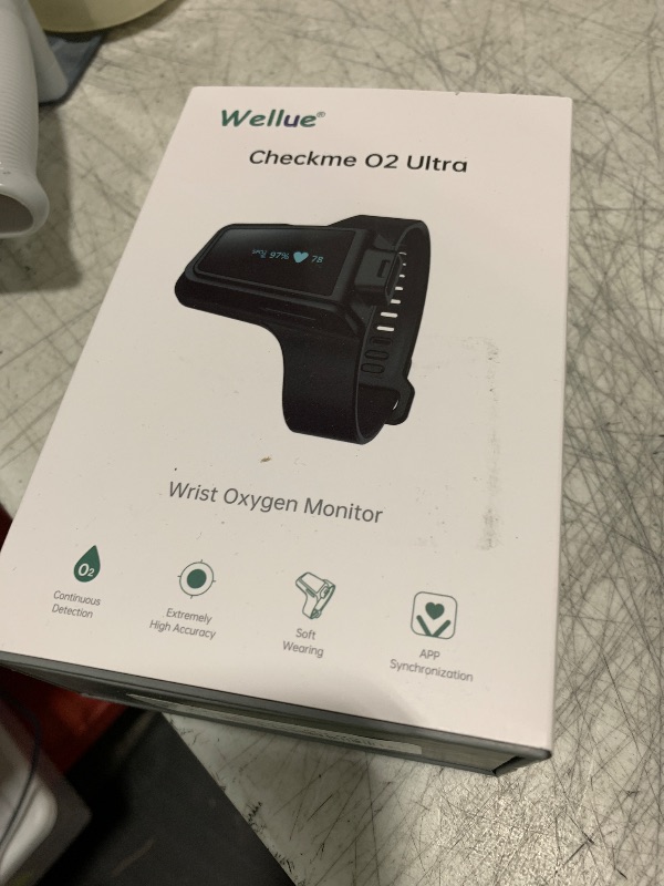 Photo 1 of Wellue CheckmeO2Max Fitness Tracker, Rechargeable SpO2/HR Monitor w/ iOS/Android App Sync, Wearable Workout Companion