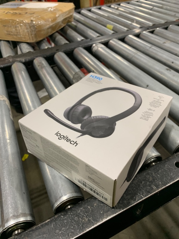 Photo 1 of Logitech H390 Wired Headset for PC/Laptop, Stereo Headphones with Noise Cancelling Microphone, USB-A, In-Line Controls, Works with Chromebook