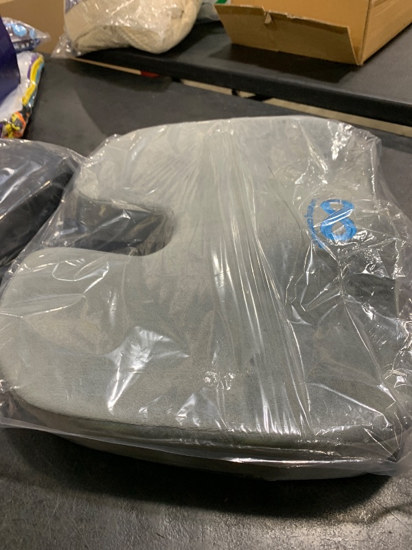 Photo 1 of Everlasting comfort memory foam seat cushion