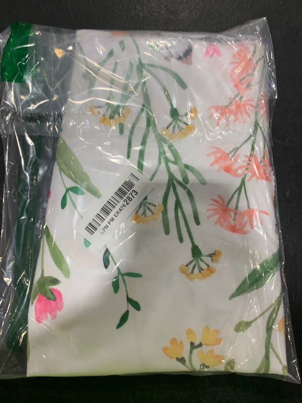 Photo 1 of Eikione Rectangle Tablecloth Wrinkle Free Table Cover Floral Tablecloth 70 Inch Tablecloth for Dinner