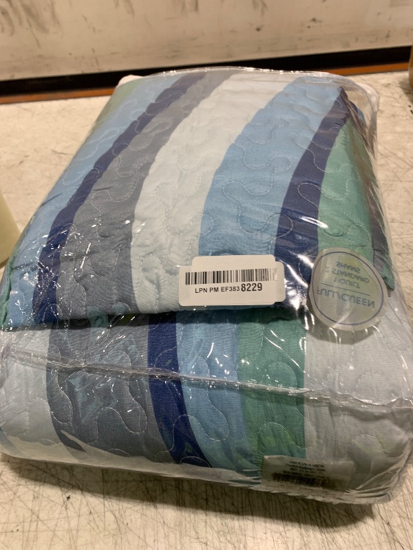 Photo 1 of C&F Home Sea Waves Seawaves Blue Ocean Coastal Theme Full/Queen Bed 3-Piece Beach Reversible Coverlet Lightweight Quilt Set with 2 Standard Shams Reversible Coverlet Comforter Nautical Bedding Set
