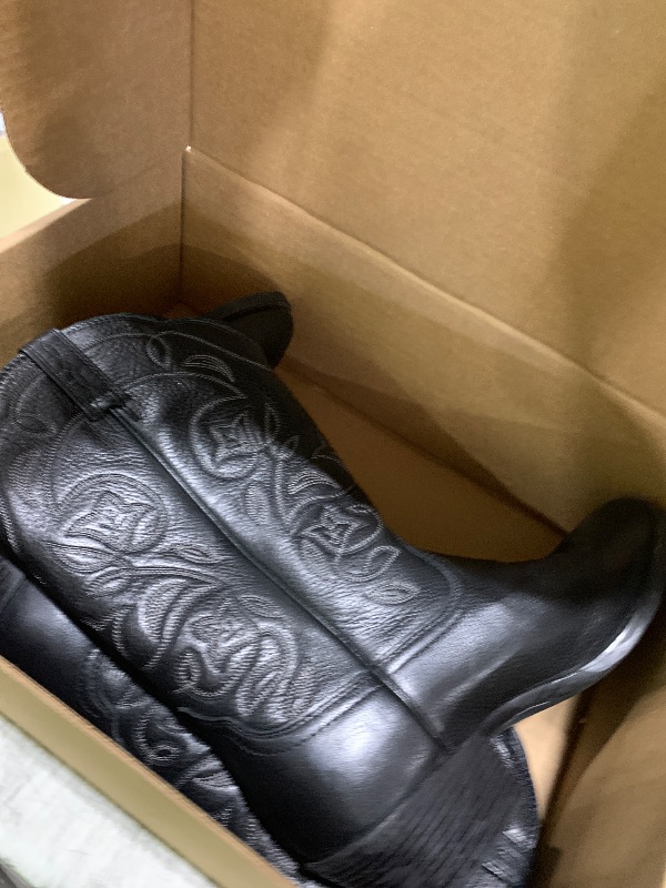 Photo 1 of ARIAT Women’s Heritage R Toe Western Boot 7.5