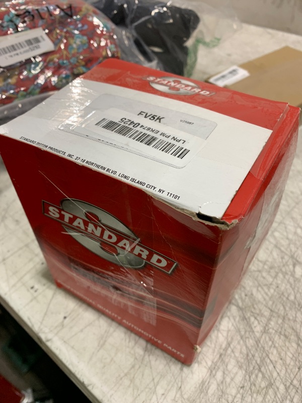 Photo 1 of Standard Motor Products FV-5K Fuel Selector Valve