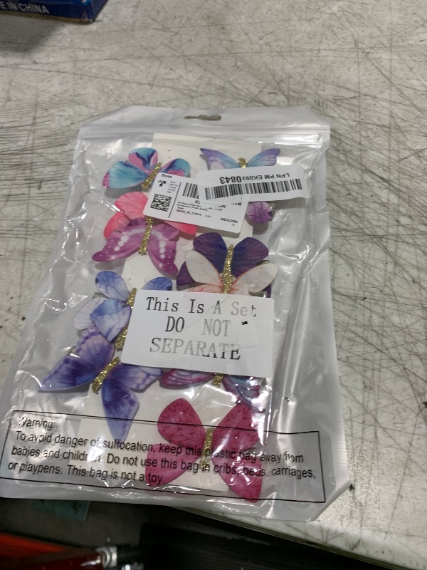 Photo 1 of 18 Pieces Glitter Butterfly Hair Clips for Teens Women Hair Accessories (Fresh Styles)