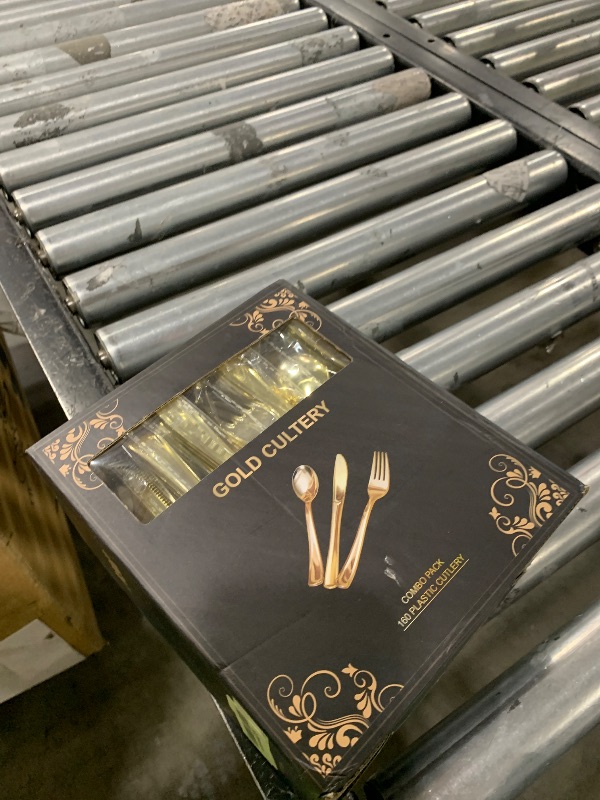Photo 1 of N9R 160pcs Gold Plastic Silverware - Gold Plastic Utensils Set - Tableware Flatware Kit 80 Forks, 40 Spoons, 40 Knives Disposable Cutlery Set for Party, Wedding, Birthday