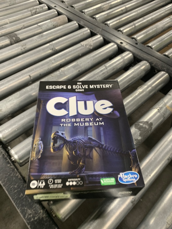 Photo 1 of Hasbro Gaming Clue Board Game Robbery at The Museum, Escape Room Game, Murder Mystery Games, 1-6 Players, 10+ (Amazon Exclusive)