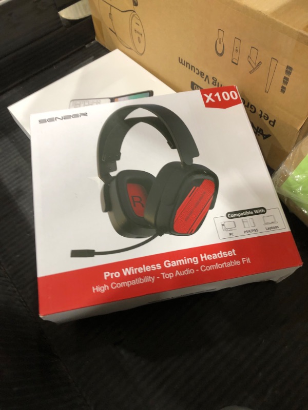Photo 1 of Pro wireless gaming headset