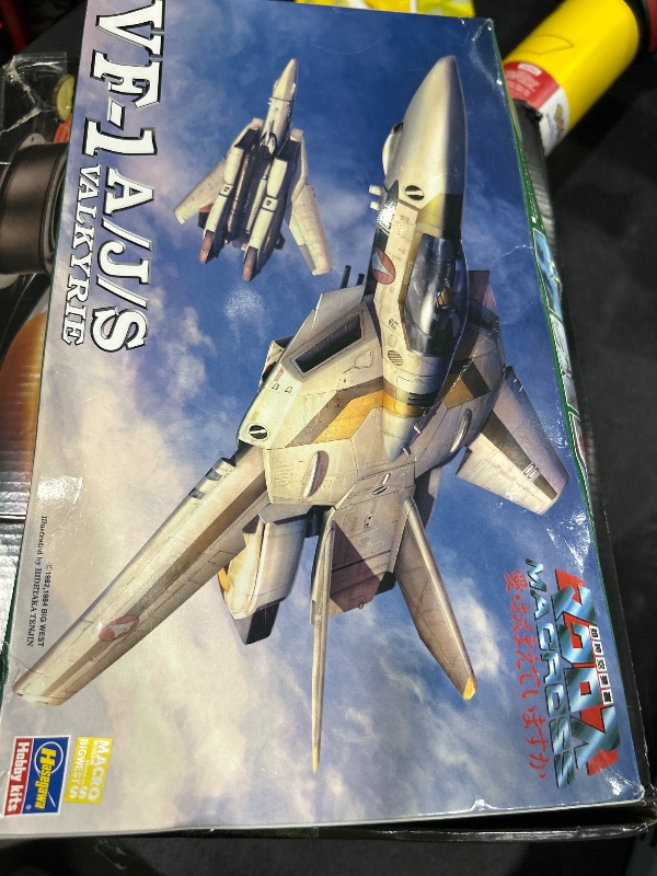 Photo 1 of Hasegawa 1/72 Macross VF-1A / J / S Valkyrie