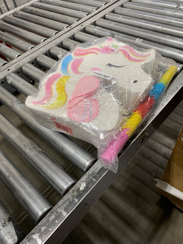 Photo 1 of WERNNSAI Unicorn Piñata - Unicorn Party Supplies Piñata Bundle with Blindfold and Bat for Girls Kids Rainbow Unicorn Theme Birthday Party Game Decorations (15.7" x 12.2" x 3.1")