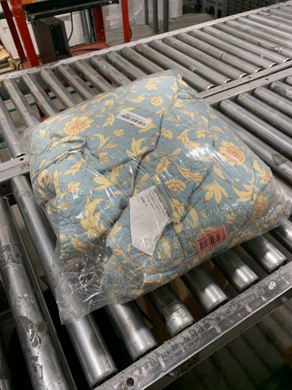 Photo 1 of PERHOM Quilt King Size - 100% Cotton Blue Quilt Beige Floral Lightweight Soft King Quilt Vintage Botanical Quilted Bedspread Reversible Quilt Bedding Set 3 Pieces