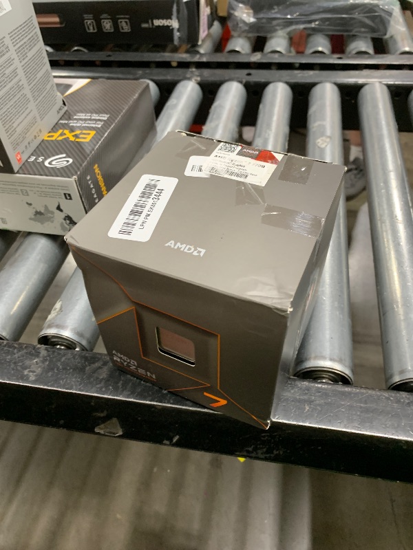 Photo 1 of AMD Ryzen 7 7700 8-Core, 16-Thread Unlocked Desktop Processor