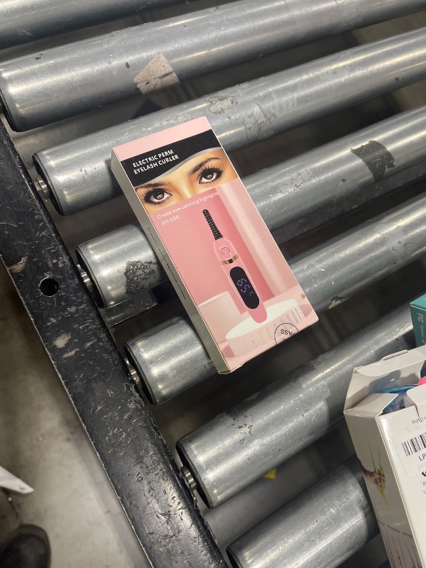 Photo 1 of Eye Lash Curler Heat - Mini