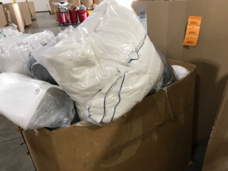 Photo 1 of BUNDLE OF 20 HOME COMFORT ITEMS 