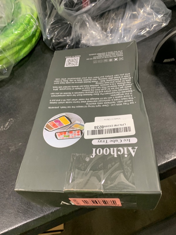 Photo 1 of 1 Cup Extra Large Silicone Cube Freezing Trays with lid for soup,broth,sauce or butter, Silicone Freezer Container Molds Soup Trays -makes four great portions 1cup Cube(2 PACK, Blue)