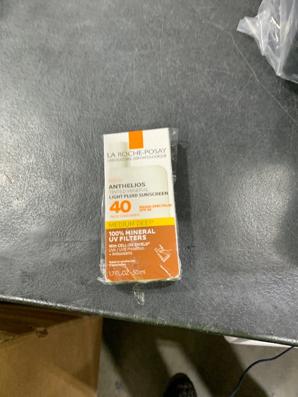 Photo 1 of La Roche-Posay Anthelios Tinted Sunscreen SPF 40+, Broad Spectrum SPF + Antioxidants, Titanium Dioxide & Zinc Oxide Sunscreen, 4 Flexible Shades With No White Cast, Oil Free & Oxybenzone Free