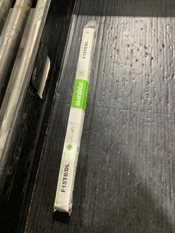 Photo 1 of Sunlite 15W 18 inch Daylight 6500k Fluorescent Tube Bulb - F15T8/DL