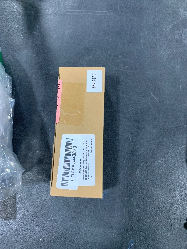 Photo 1 of 12451498 Front Right Passenger 8 Way Power Seat Control Adjustment Switch Fit 2007-2013 Sierra Yukon Avalanche Silverado Suburban Lacrosse