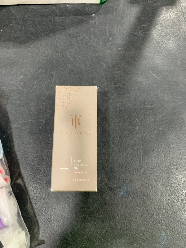 Photo 1 of True Botanicals Renew Pure Radiance Oil | All Skin Types | Anti-Aging Face Oil w/Algae Extract | Treats Fine Lines & Wrinkles | Dermatologist Tested, All Natural, Vegan | 1 fl oz | 30 ml
