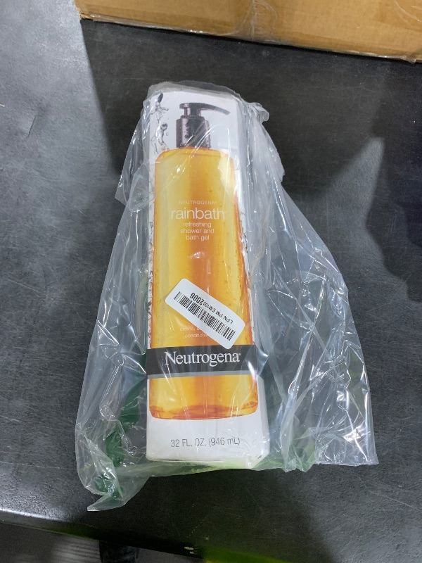 Photo 1 of Neutrogena Rainbath Moisturizing Daily Body Wash Cleanser and Shaving Gel with Clean Rinsing Lather, Original Scent, 32 fl. Oz