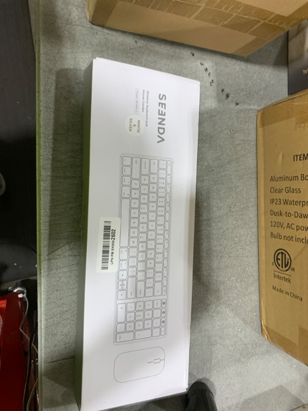 Photo 1 of seenda Bluetooth Keyboard and Mouse for Mac, SKM64-2 Multi-Device Rechargeable Slim Wireless Keyboard Mouse Stainless Steel Full Size, Compatible with MacBook Pro/Air, iPad, Mac - White Silver