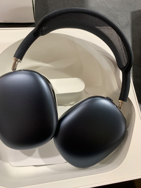 Photo 1 of Apple AirPods Max - Midnight (Renewed)