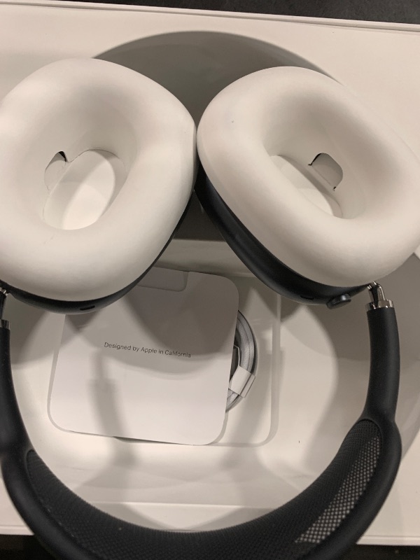 Photo 1 of Apple AirPods Max - Midnight (Renewed)