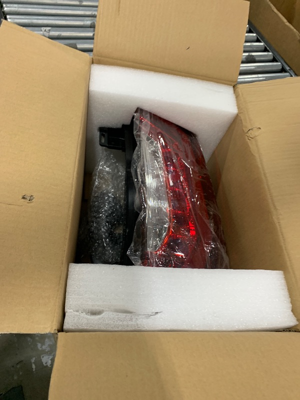 Photo 1 of TEMSONE OEM Style LED Tail Light Assembly Tail Lamp Compatible with 2021 2022 2023 GMC Yukon, Yukon XL Replace# 85578924, 84816392, 85618753, GM2800317 (Rear Left Driver Side)