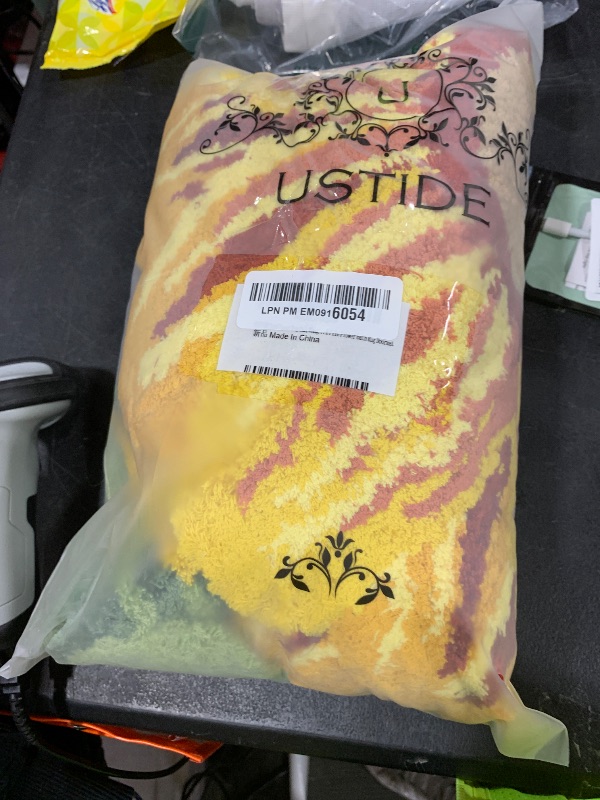 Photo 1 of USTIDE Sunflower Area Rug 2x3,Shaggy Bathroom Mat Plush Water Absorbent Rug for Bathroom Vanity Bathtub Washable High Pile Flower Bath Rug Doormat