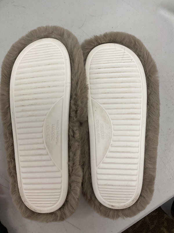 Photo 1 of Chantomoo Women's Slippers Memory Foam House Bedroom Slippers for Women Fuzzy Plush Comfy Faux Fur Lined Slide Shoes Anti-Skid Sole Trendy Gift Slippers Light BrownSize7 8 6.5